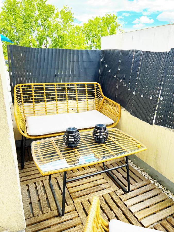 Charme Et Douceur By Uta House Appartement Saint-Denis  Buitenkant foto